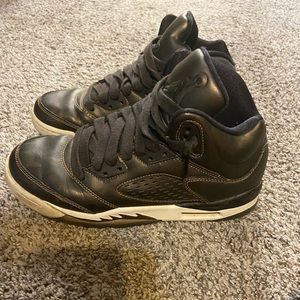 Lot of boys Jordan’s size 6